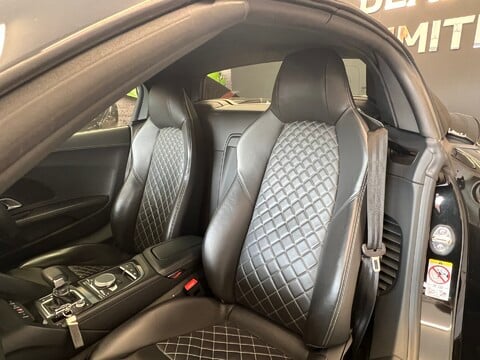 Audi R8 13