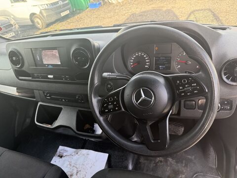 Mercedes-Benz Sprinter 10