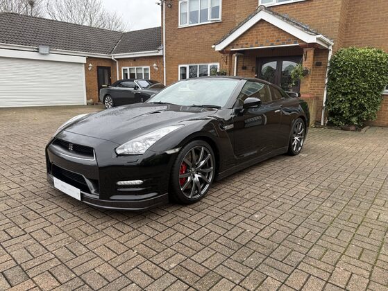 Nissan GT-R 