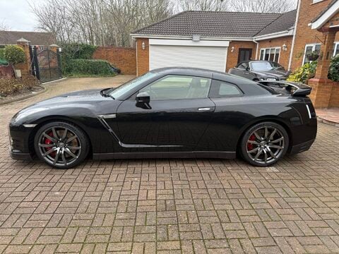 Nissan GT-R 8