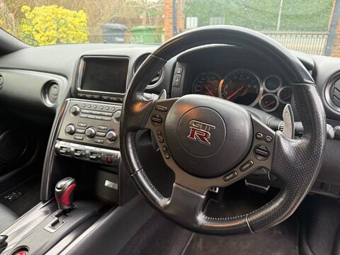 Nissan GT-R 11