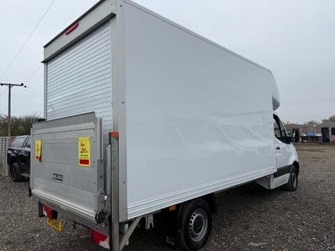Mercedes-Benz Sprinter 4