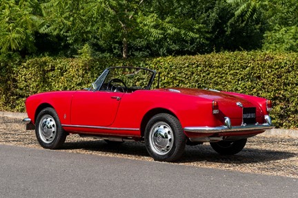 Alfa Romeo Giulietta Spider by Pininfarina 4