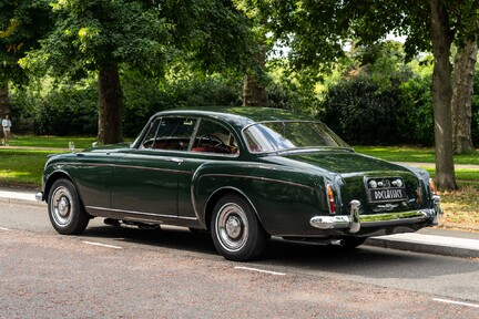 Bentley S2 Continental H.J. Mulliner 4