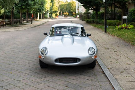 Jaguar E-Type ‘Lightweight’ 5