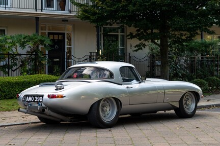 Jaguar E-Type ‘Lightweight’ 3