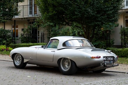 Jaguar E-Type ‘Lightweight’ 4