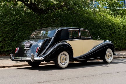 Rolls-Royce Silver Wraith Touring By H.J.Mulliner 3