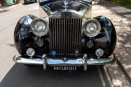 Rolls-Royce Silver Wraith Touring By H.J.Mulliner 7