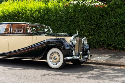 Rolls-Royce Silver Wraith Touring By H.J.Mulliner 17