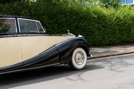 Rolls-Royce Silver Wraith Touring By H.J.Mulliner 19