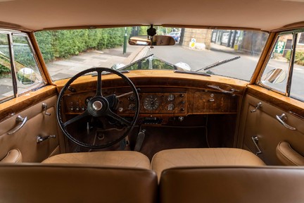 Rolls-Royce Silver Wraith Touring By H.J.Mulliner 25