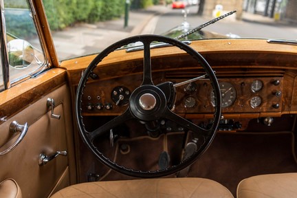 Rolls-Royce Silver Wraith Touring By H.J.Mulliner 26