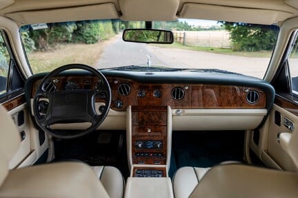 Rolls-Royce Silver Dawn 19