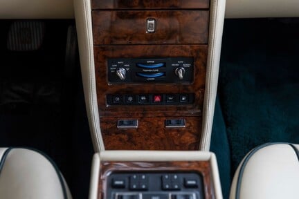 Rolls-Royce Silver Dawn 23