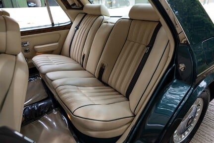 Rolls-Royce Silver Dawn 26