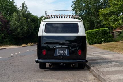Volkswagen Campervan Porsche Resto-Mod 21 Window Samba 6