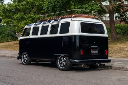 Volkswagen Campervan Porsche Resto-Mod 21 Window Samba 4