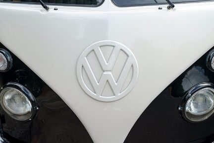 Volkswagen Campervan Porsche Resto-Mod 21 Window Samba 7