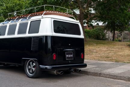 Volkswagen Campervan Porsche Resto-Mod 21 Window Samba 14