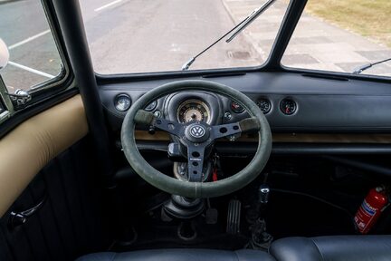 Volkswagen Campervan Porsche Resto-Mod 21 Window Samba 16