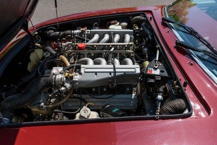 Aston Martin V8 Volante Series II 39