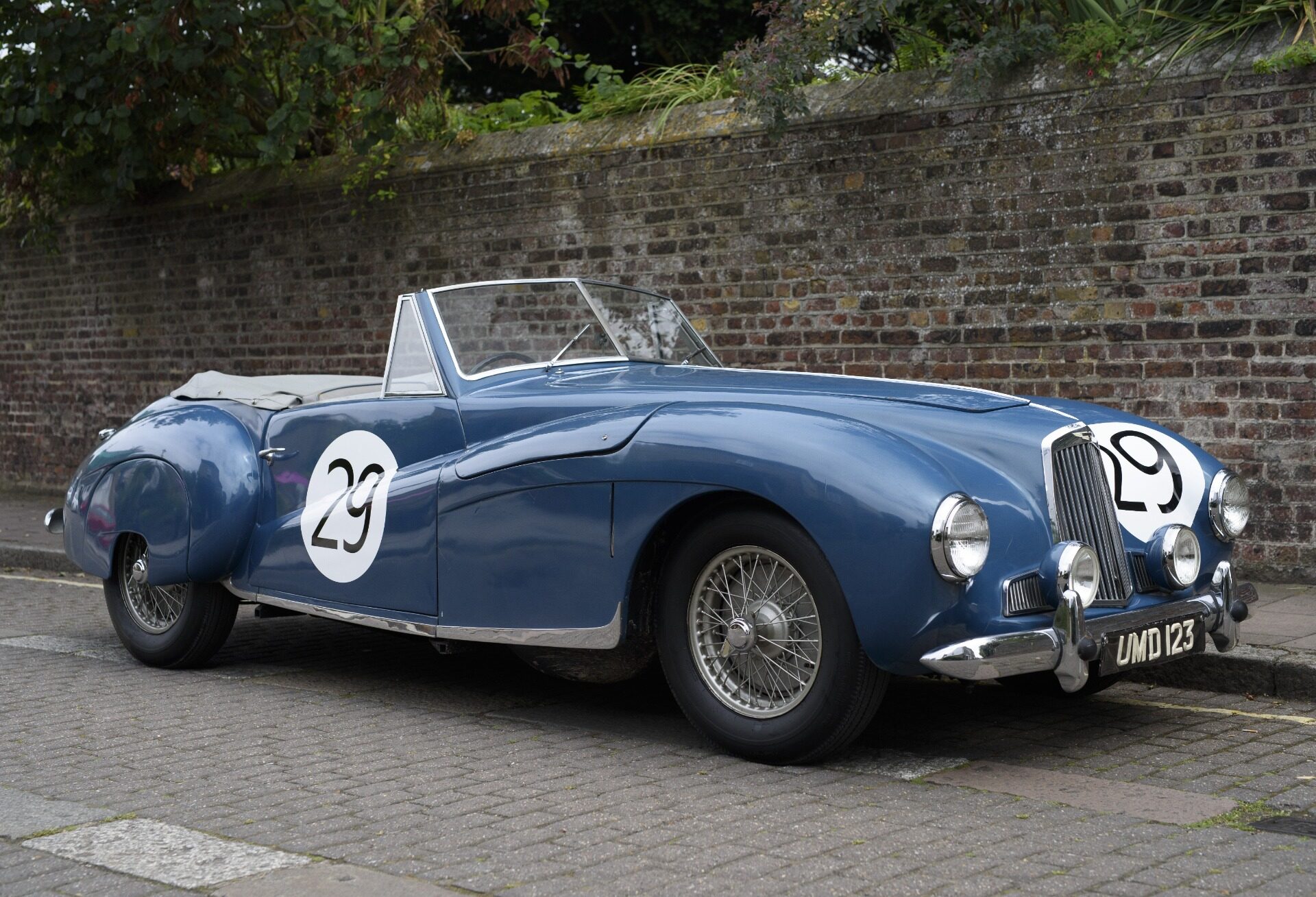 自動車 PROVENCE 1/43 ASTON MARTIN DB1 1949 Pinko Automodelli PI-178; Aston Martin DB1 Spyder; 1949 24h