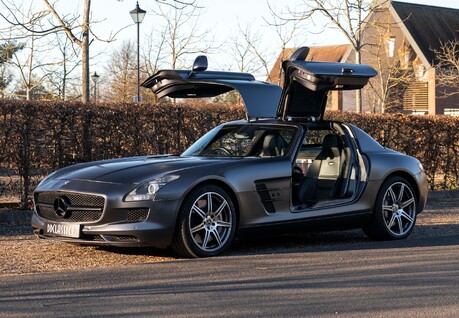 Mercedes-Benz SLS AMG