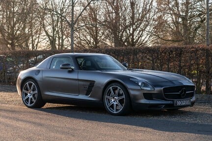 Mercedes-Benz SLS AMG 3