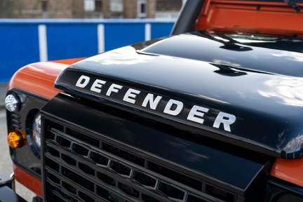 Land Rover Defender 110 Adventure 9