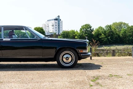 Rolls-Royce Camargue Coupe 11