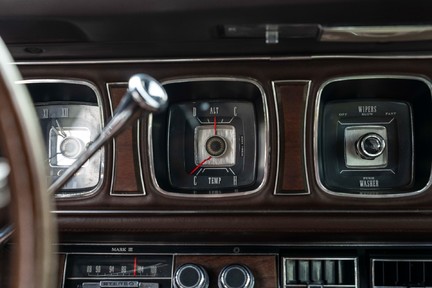 Lincoln Continental Mk III 25