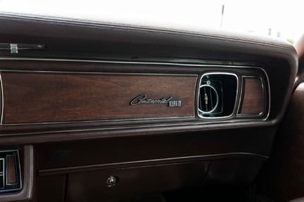 Lincoln Continental Mk III 28