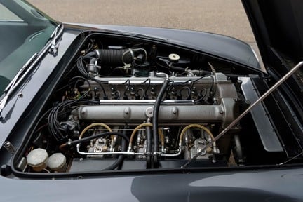 Aston Martin DB4 GT SWB 36