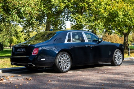 Rolls-Royce Phantom V12 3