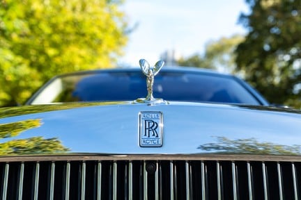 Rolls-Royce Phantom V12 8