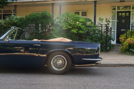 Aston Martin DB6 Mark II Volante 14