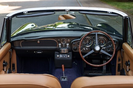 Aston Martin DB6 Mark II Volante 16