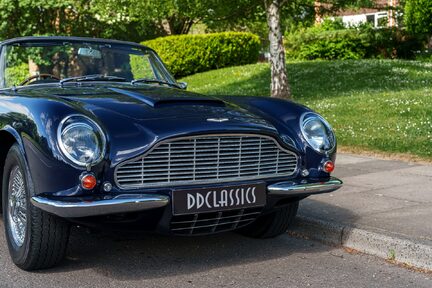 Aston Martin DB6 Mark II Volante 10