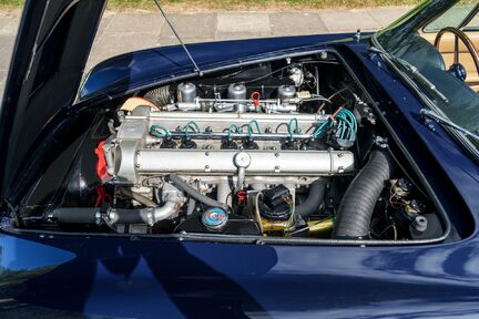 Aston Martin DB6 Mark II Volante 27