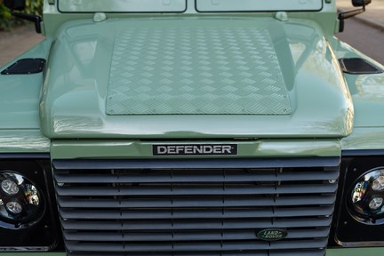 Land Rover Defender 90 7