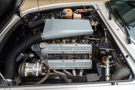 Aston Martin V8 Vantage X-Pack 32