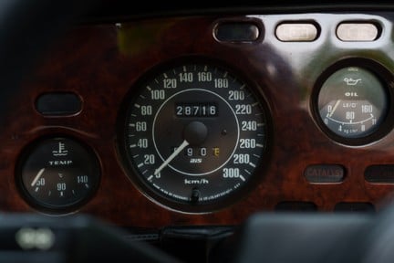Aston Martin V8 Volante EFi 22