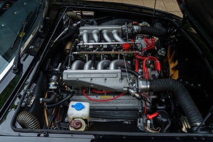 Aston Martin V8 Volante EFi 32