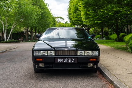 Aston Martin Lagonda Series IV 5