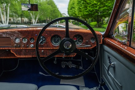 Bentley R Type Fastback By Racing Green 16