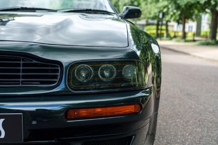 Aston Martin Vantage V550 7