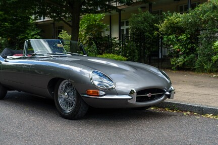 Jaguar E-Type 4.2 Roadster Concours Fast Road Spec 8