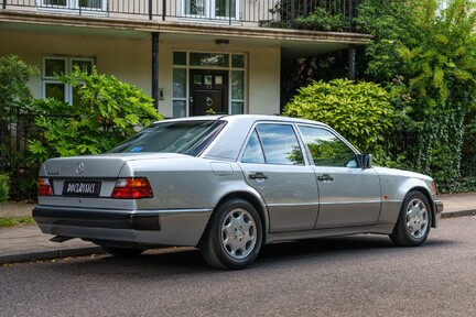 Mercedes-Benz E Class 500E 3