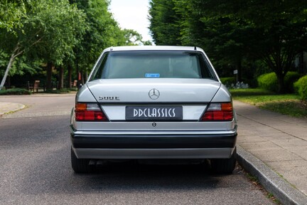 Mercedes-Benz E Class 500E 6